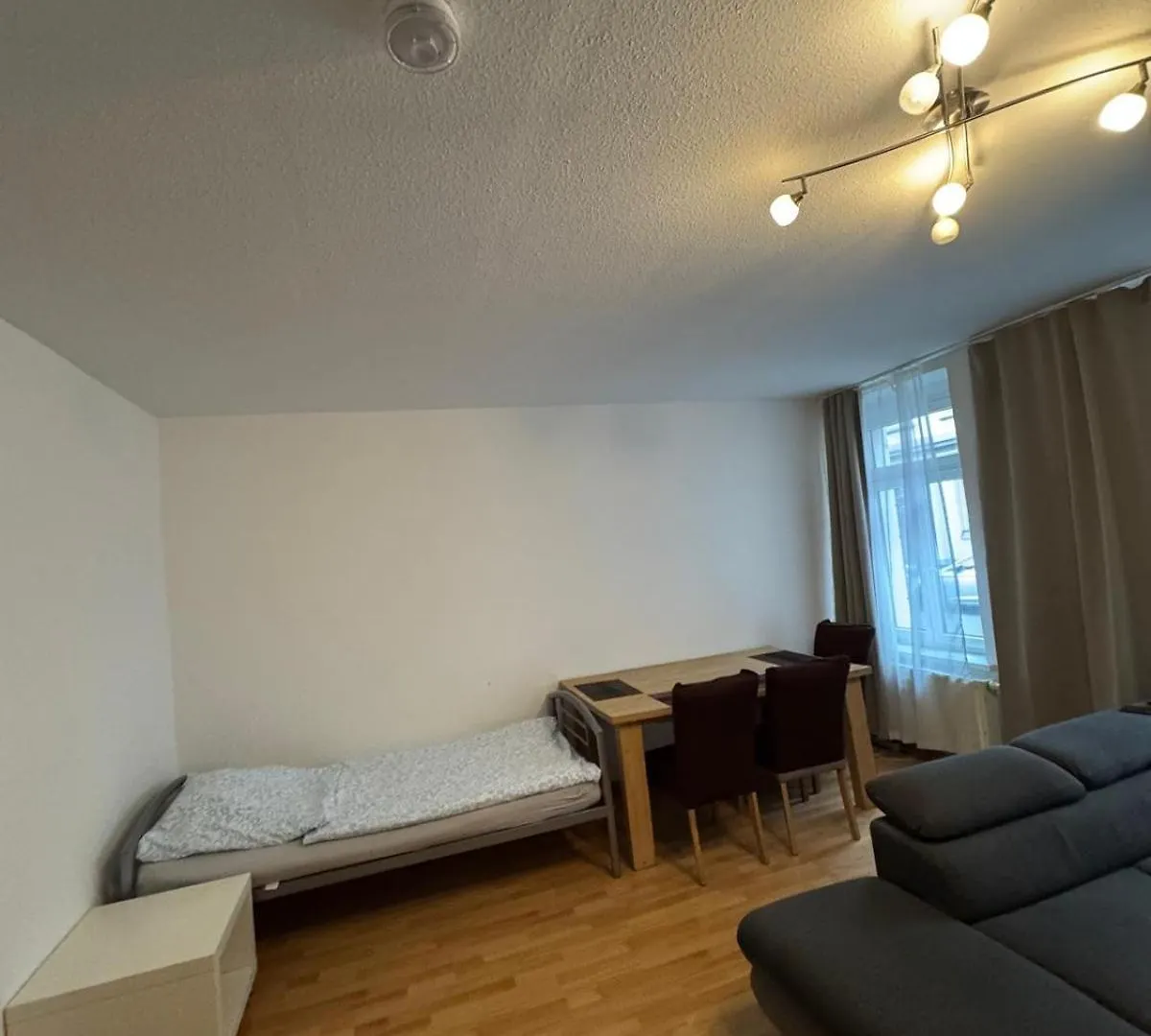 Wunderschoene Ferienwohnung Hebelstrasse 32 In Leipzig Daire